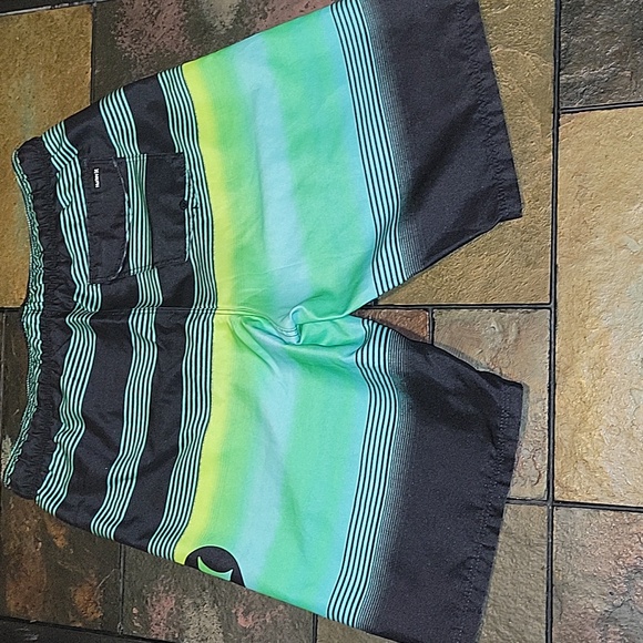 HURLEY Boys Swimming Trunks, 14/16 Black/Green, GUC - Picture 3 of 8